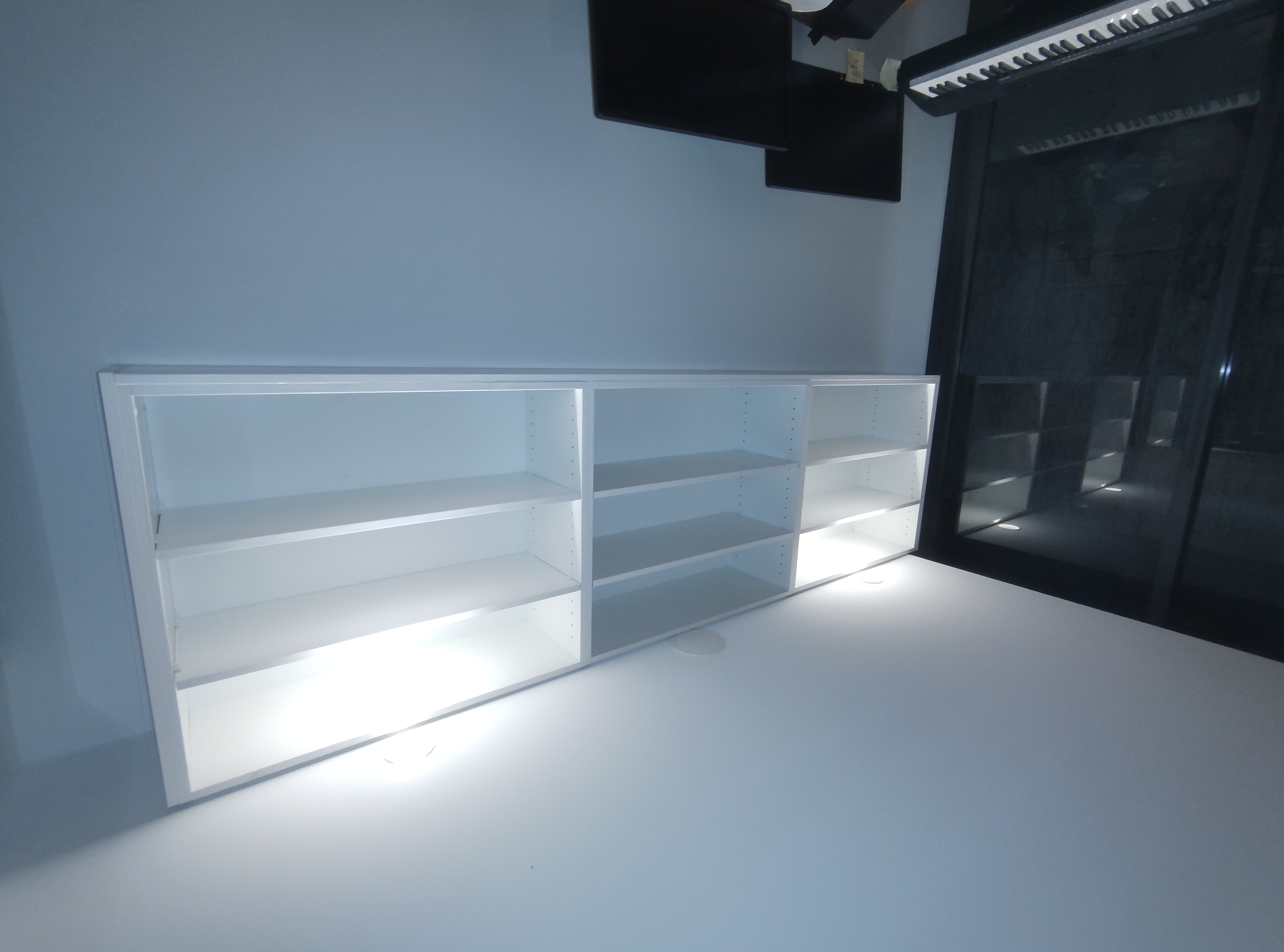 Cabinets & Wardrobes